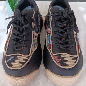 Trendy Black Sneakers, Colorful Pattern, s 10.5 Cushy, HQ Construction Worn Once